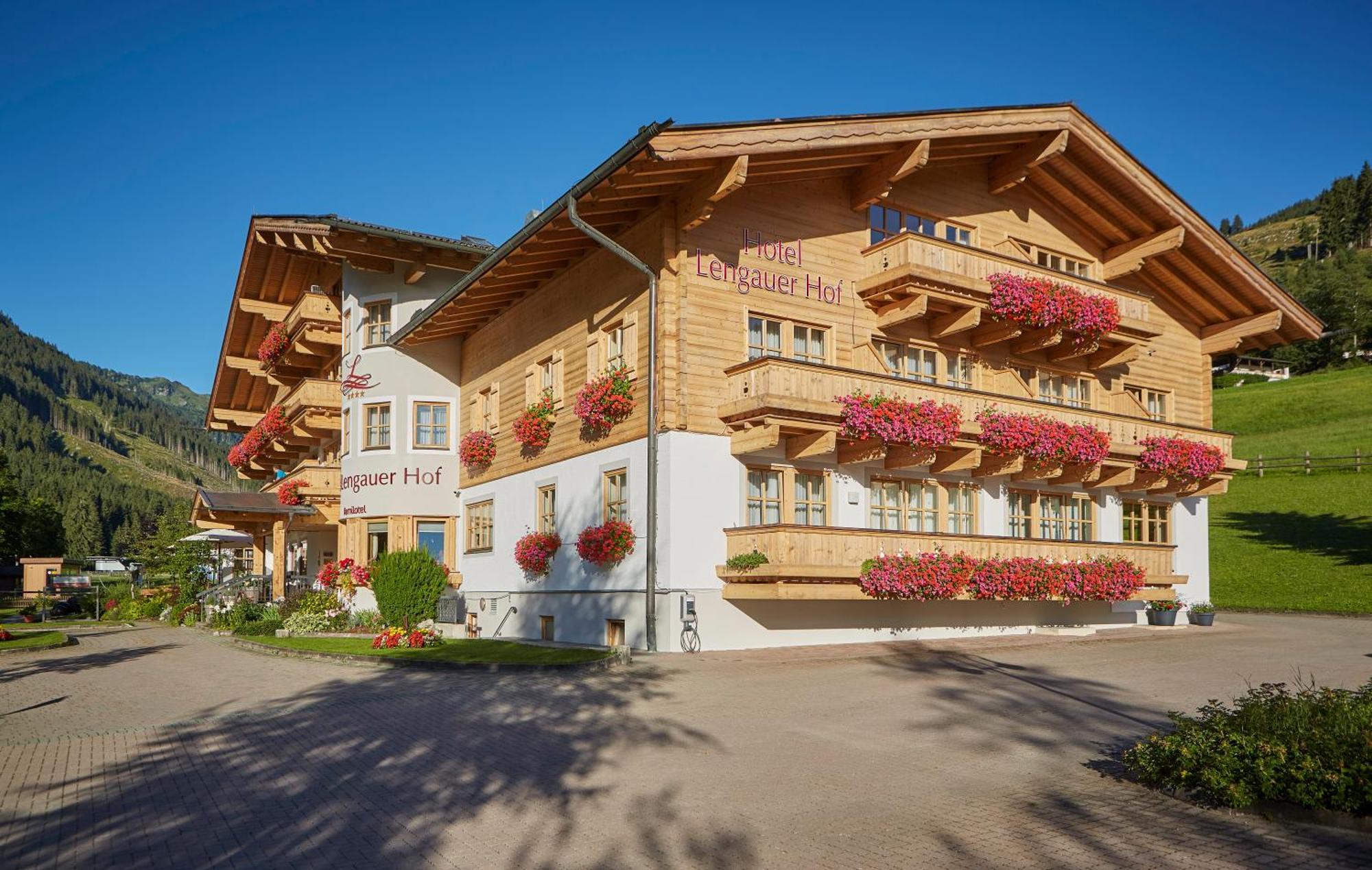 Familienhotel Lengauer Hof Saalbach-Hinterglemm Exterior photo